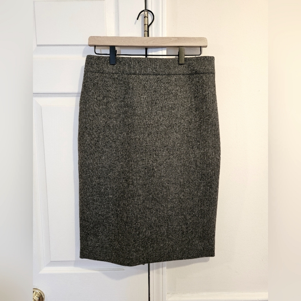J. Crew No. 2 Pencil Skirt, Gray Twead Style, Wool Blend, size 6